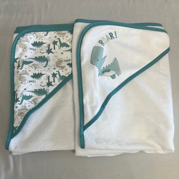 NWOT Dinosaur Baby Hooded Towels in White and Teal - Picture 1 of 1